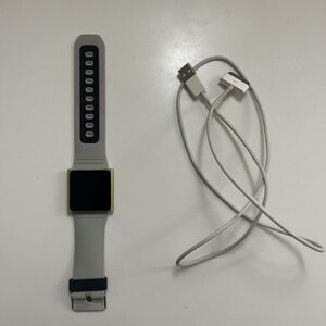 Apple iPod Nano 6th Generation 8GB Green MC690LL Charging Cable Band Bundle